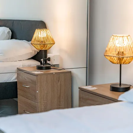 2 Pieces - 4 Personnes - Entierement Equipe Et Idealement Situe Proche Toutes Commodites Apartment Menton