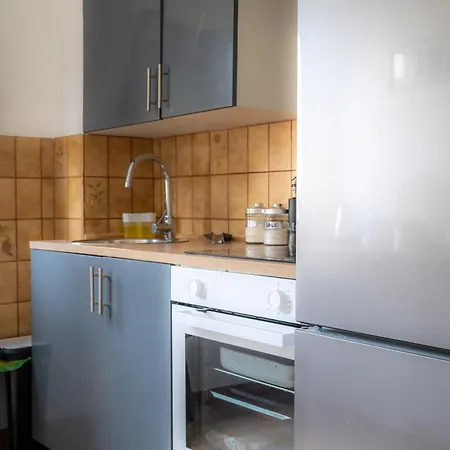 2 Pieces - 4 Personnes - Entierement Equipe Et Idealement Situe Proche Toutes Commodites Apartment Menton