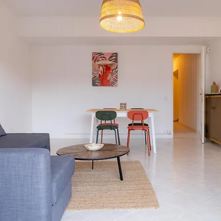 2 Pieces - 4 Personnes - Entierement Equipe Et Idealement Situe Proche Toutes Commodites Menton